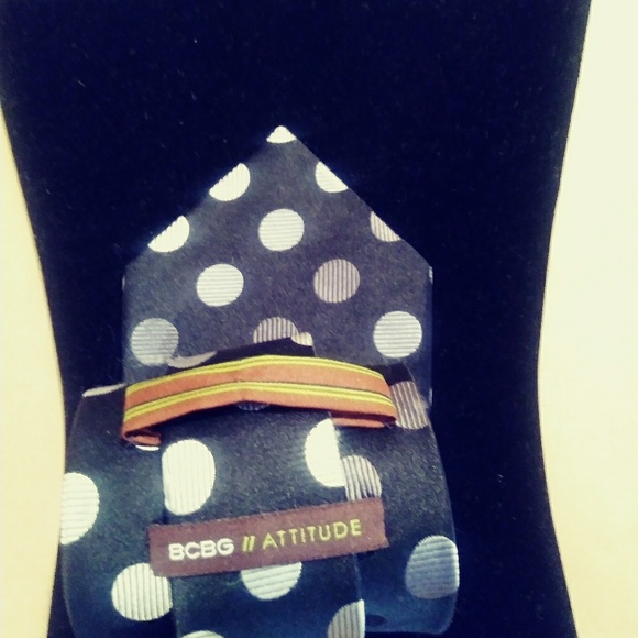 BCBG MEN'S SILK TIE - Picture 2 of 4
